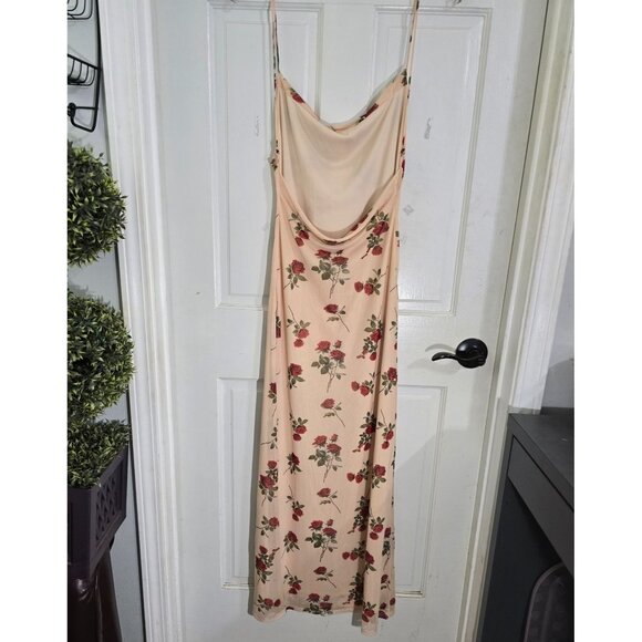 Stitch + Feather Floral Print Slip Dress With‎ Adjustable Spaghetti Straps  Drop - Picture 4 of 13